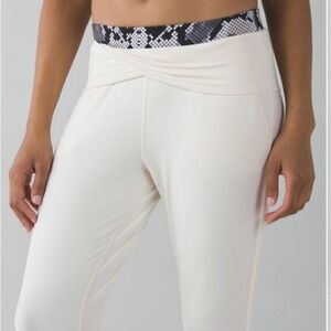 Lululemon Align Pant II High Rise Cream Cropped Ruched Leggings Womens